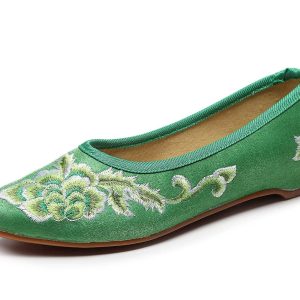 embroidered-shoes